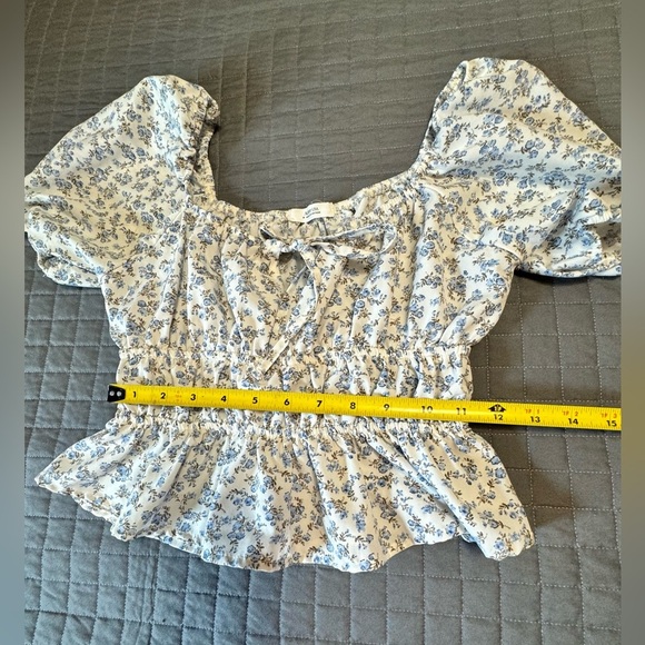 - Floral Bubble Sleeve
Top - for women - Picture 4 of 8